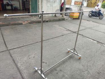 Sào phơi quần áo loại đơn ống 25 inox 201 dày 0,7 hoặc 0,9mm bánh xe vàng